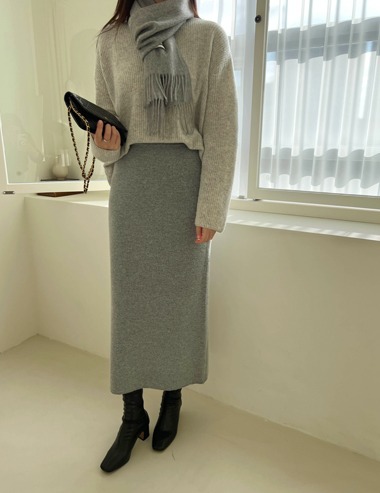 merino-wool pencil skirt